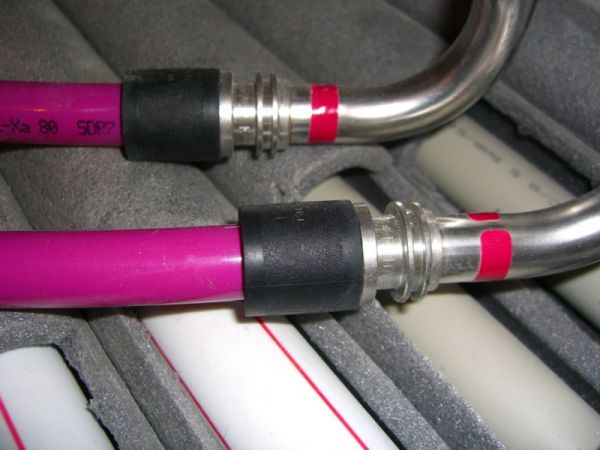 Трубка Г-образная для подключения радиатора REHAU Rautitan D20(250)